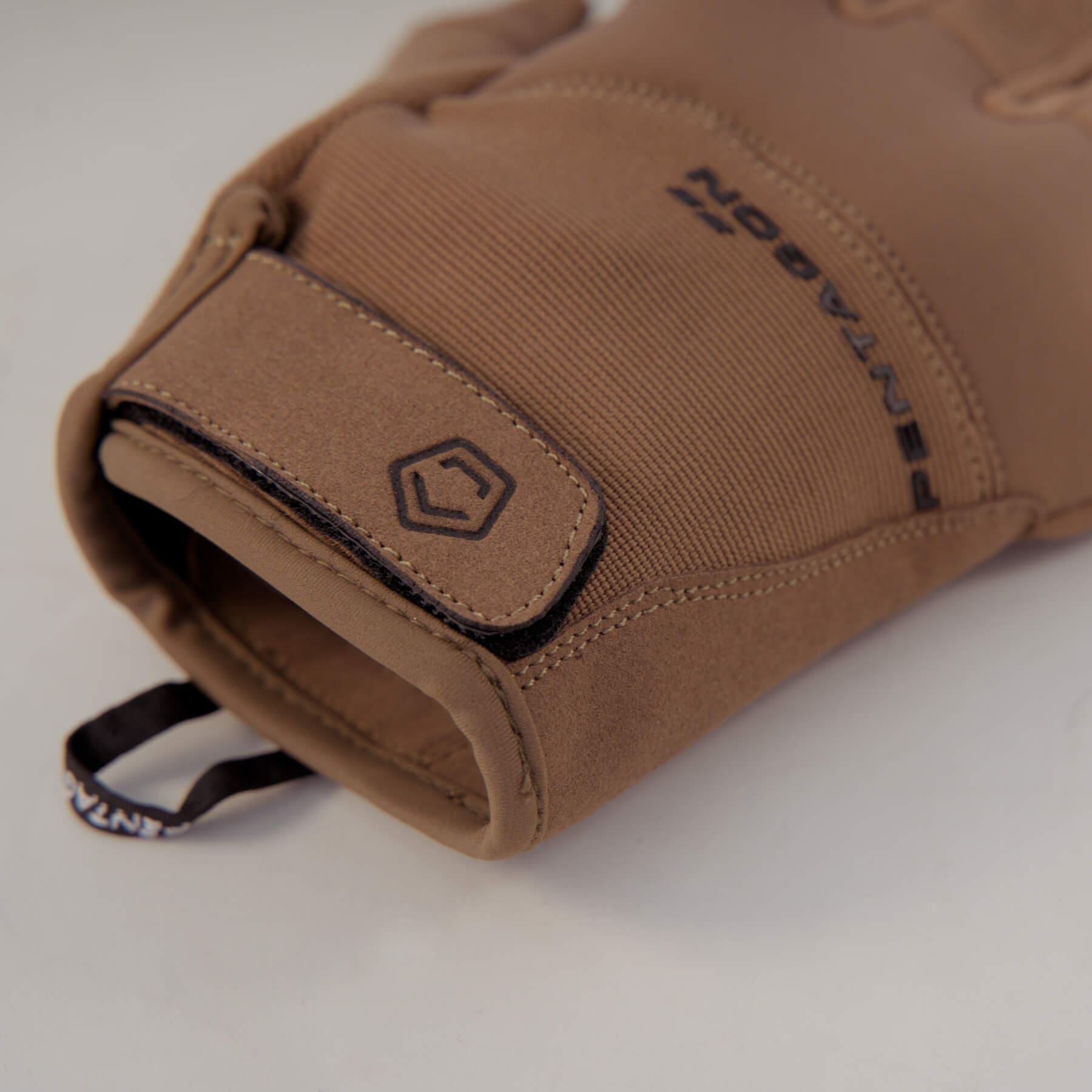 Mongoose Gloves Detail